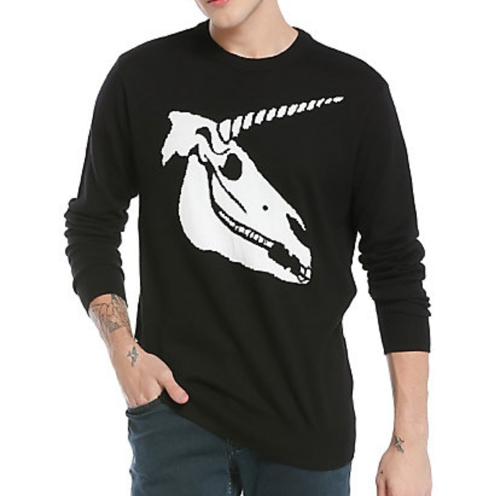 🔍🔎ISO Black and White Unicorn Skull Sweater🔍🔎